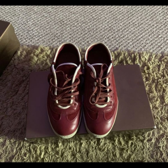 Gucci Sneakers - Picture 2 of 4